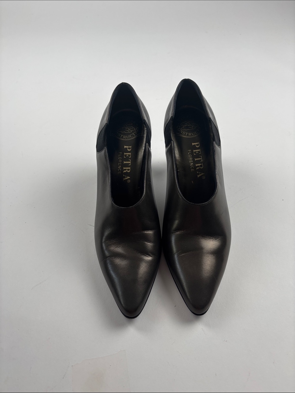 Black Leather Pointed-Toe Women's Pumps